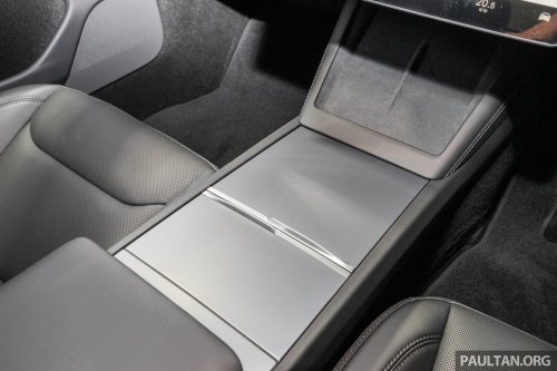 2026 Tesla Model 3 Long Range RWD in Malaysia – 750 km WLTP, indicator stalk, black badges, RM185k