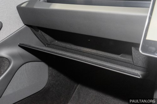 2026 Tesla Model 3 Long Range RWD in Malaysia – 750 km WLTP, indicator stalk, black badges, RM185k