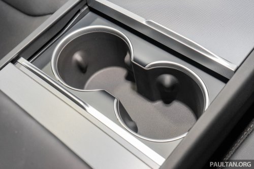 2026 Tesla Model 3 Long Range RWD in Malaysia – 750 km WLTP, indicator stalk, black badges, RM185k