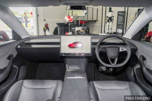 2026 Tesla Model 3 Long Range RWD in Malaysia – 750 km WLTP, indicator stalk, black badges, RM185k