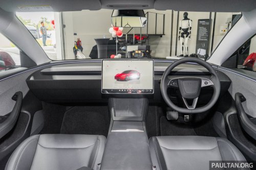 2026 Tesla Model 3 Long Range RWD in Malaysia – 750 km WLTP, indicator stalk, black badges, RM185k