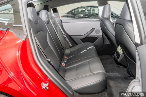 2026 Tesla Model 3 Long Range RWD in Malaysia – 750 km WLTP, indicator stalk, black badges, RM185k