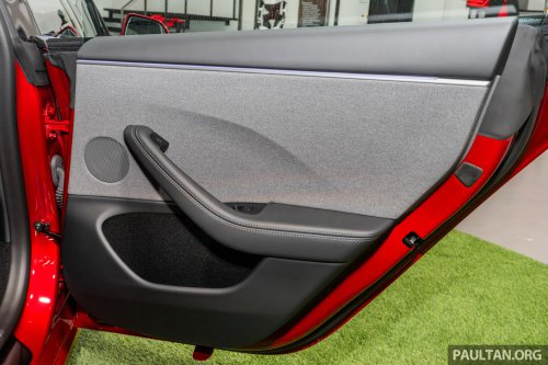 2026 Tesla Model 3 Long Range RWD in Malaysia – 750 km WLTP, indicator stalk, black badges, RM185k