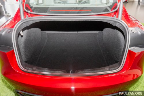2026 Tesla Model 3 Long Range RWD in Malaysia – 750 km WLTP, indicator stalk, black badges, RM185k