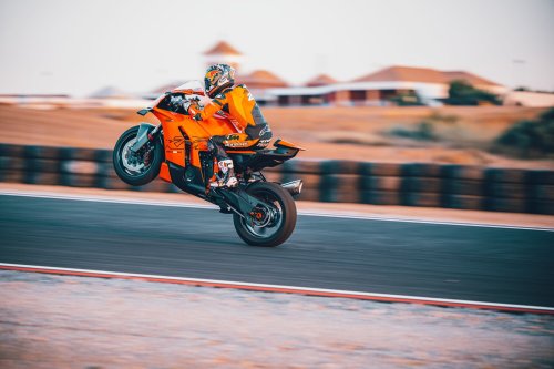 2026 KTM 990 RC R enters supersports bike market