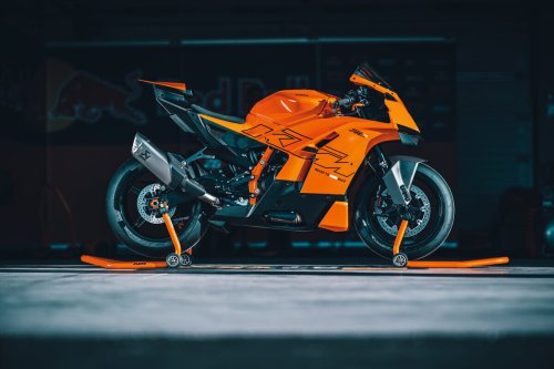 2026 KTM 990 RC R enters supersports bike market
