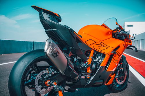 2026 KTM 990 RC R enters supersports bike market