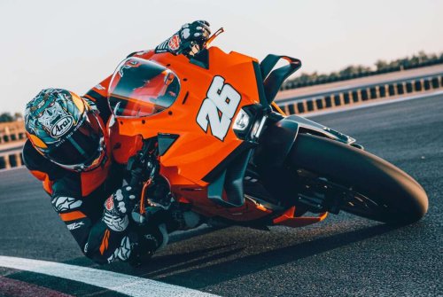 2026 KTM 990 RC R enters supersports bike market