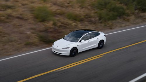 2026 Tesla Model Y, Model 3 Standard – base models with up to 517 km range, no Autopilot, manual mirrors!