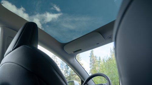 2026 Tesla Model Y, Model 3 Standard – base models with up to 517 km range, no Autopilot, manual mirrors!