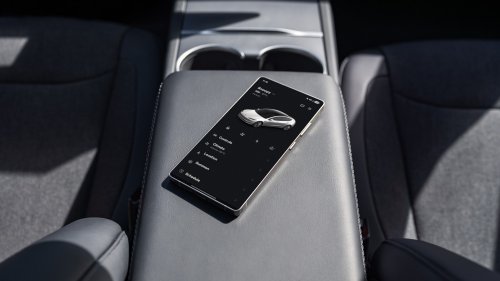 2026 Tesla Model Y, Model 3 Standard – base models with up to 517 km range, no Autopilot, manual mirrors!