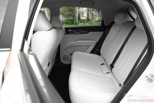 Geely EX2 in Thailand – Proton eMas 5, but with larger battery as standard, power seat, tonneau cover