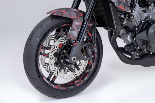 Honda shows V3R prototype at EICMA, 900 cc, V-three