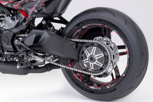 Honda shows V3R prototype at EICMA, 900 cc, V-three