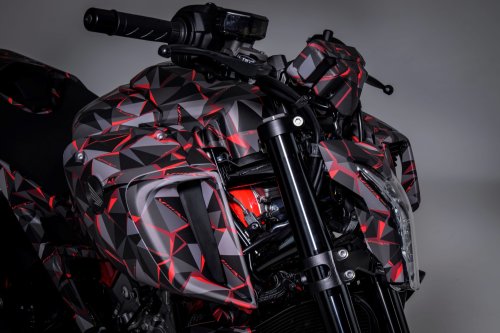 Honda shows V3R prototype at EICMA, 900 cc, V-three