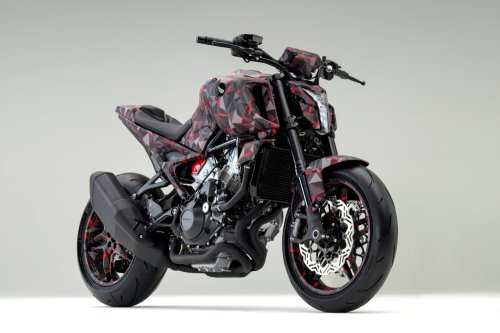 Honda shows V3R prototype at EICMA, 900 cc, V-three