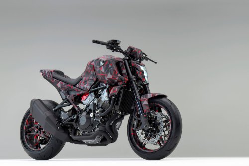 Honda shows V3R prototype at EICMA, 900 cc, V-three