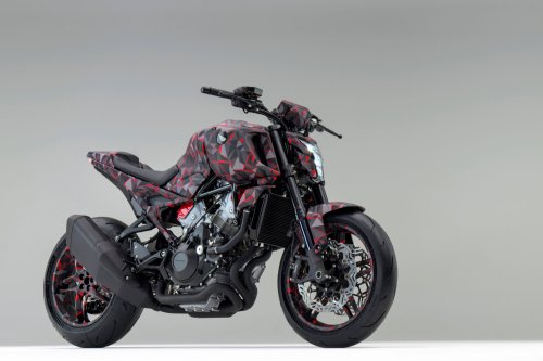 Honda shows V3R prototype at EICMA, 900 cc, V-three
