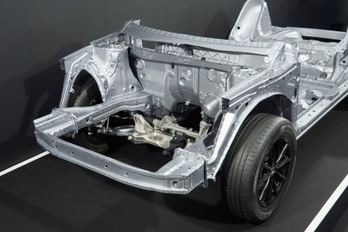 Honda next-gen mid-size platform for Civic/CR-V and new mid-size e:HEV hybrid system sampled in Japan