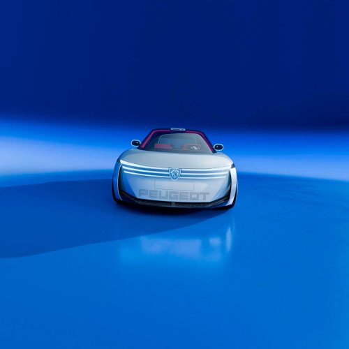 Peugeot Polygon concept shown with Hypersquare steering wheel, steer-by-wire; to feature on next 208?