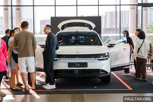 Zeekr 009 MPV and 7X SUV offered with free 22 kW wallbox charger and premium window tint at ACE 2025