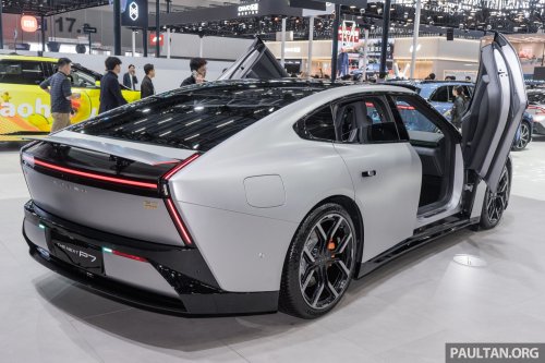 2025 Xpeng P7 in Guangzhou – scissor doors available; up to 594 PS/695 Nm, up to 820 km CLTC