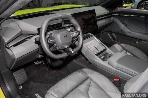 2025 Xpeng P7 in Guangzhou – scissor doors available; up to 594 PS/695 Nm, up to 820 km CLTC