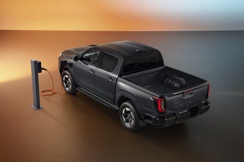 2026 Toyota Hilux Travo – heavy facelift, 2.8L diesel standard, EV with 240 km WLTP range, RM99k-RM192k