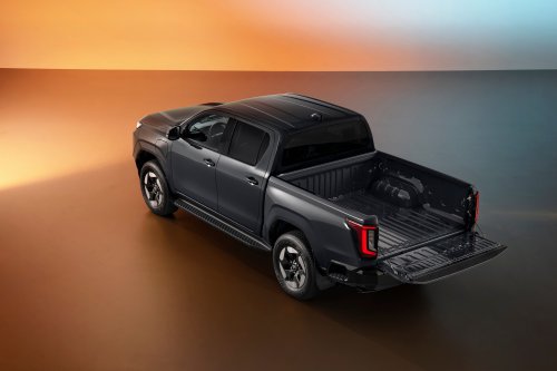 2026 Toyota Hilux Travo, Travo-e unveiled in Bangkok – 204 PS 2.8 diesel or 240 km WLTP EV, RM95k-180k