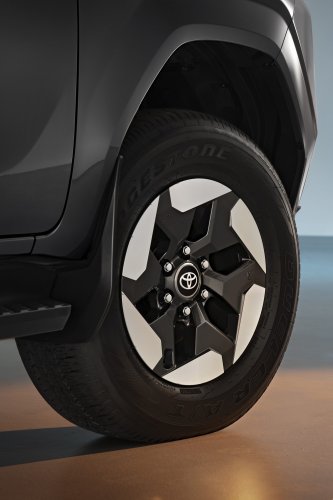 2026 Toyota Hilux Travo – heavy facelift, 2.8L diesel standard, EV with 240 km WLTP range, RM99k-RM192k