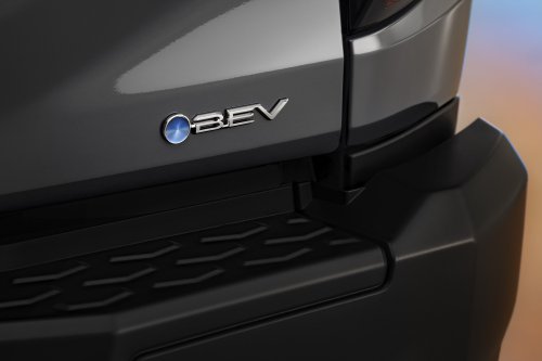 2026 Toyota Hilux Travo, Travo-e unveiled in Bangkok – 204 PS 2.8 diesel or 240 km WLTP EV, RM95k-180k