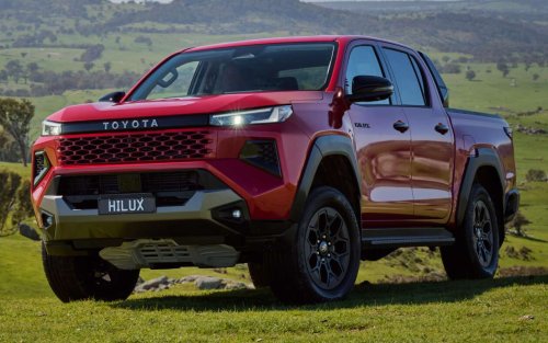 Toyota, Toyota Hilux, 2026 Toyota Hilux Travo – heavy facelift, 2.8L diesel standard, EV with 240 km WLTP range, RM99k-RM192k