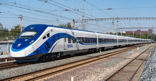 ECRL at 91.7% completion – Golden Train EMU, E-Loco have arrived; Jan 2027 launch, ‘1 more Syawal’