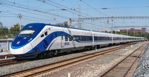 ECRL at 91.7% completion – Golden Train EMU, E-Loco have arrived; Jan 2027 launch, ‘1 more Syawal’