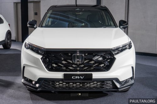 Honda Malaysia’s first two 25th Anniversary contest winners receive City Hatchback RS and WR-V RS