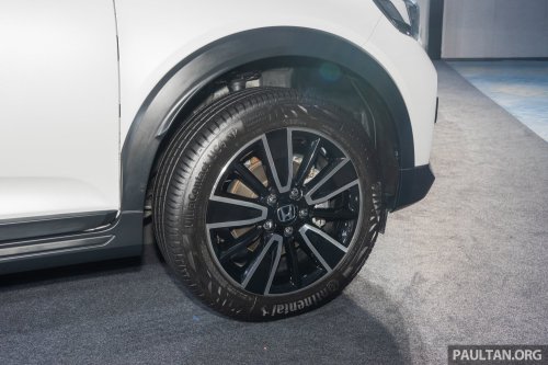 Honda Malaysia’s first two 25th Anniversary contest winners receive City Hatchback RS and WR-V RS