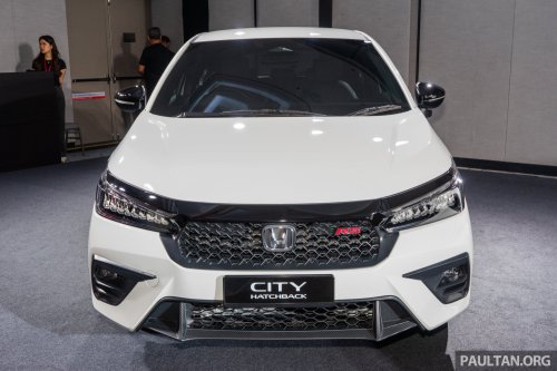 Honda Malaysia’s first two 25th Anniversary contest winners receive City Hatchback RS and WR-V RS