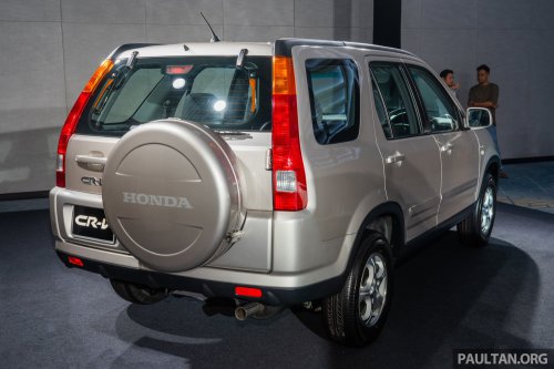 Honda Malaysia’s first two 25th Anniversary contest winners receive City Hatchback RS and WR-V RS