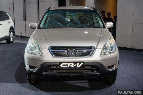 Honda Malaysia’s first two 25th Anniversary contest winners receive City Hatchback RS and WR-V RS