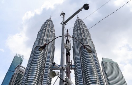 Smart, ITMax secures a three-year, RM42 milion contract to operate a smart traffic light system in Kuala Lumpur