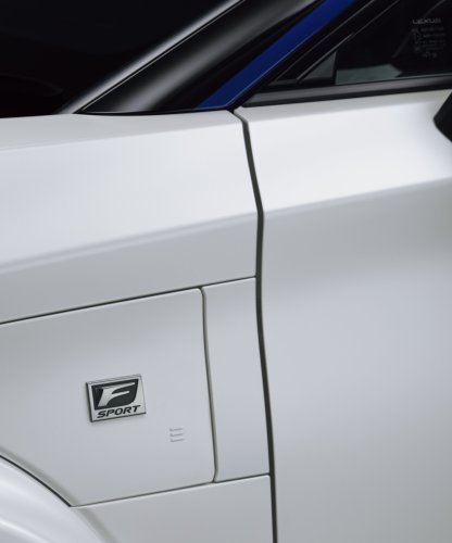 Lexus RZ600e F Sport Performance – based on 550e F Sport but with 426 PS; 20 mm lower, 20-inch brakes