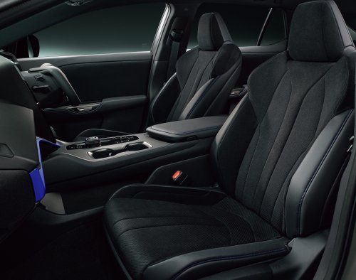 Lexus, Lexus RZ600e F Sport Performance – based on 550e F Sport but with 426 PS; 20 mm lower, 20-inch brakes