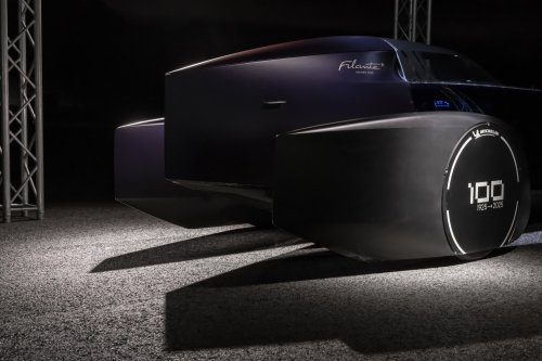 Renault Filante Record EV concept drives 1,008 km on single charge of 87 kWh battery, averaging 108 km/h
