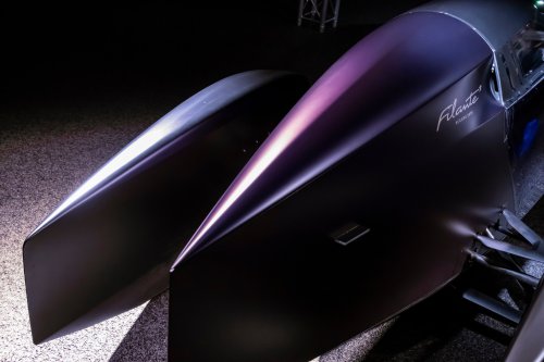 Renault Filante Record EV concept drives 1,008 km on single charge of 87 kWh battery, averaging 108 km/h