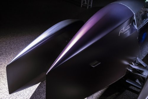 Renault Filante Record EV concept drives 1,008 km on single charge of 87 kWh battery, averaging 108 km/h