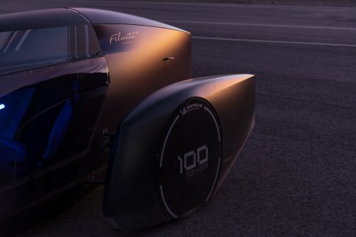 Renault Filante Record EV concept drives 1,008 km on single charge of 87 kWh battery, averaging 108 km/h
