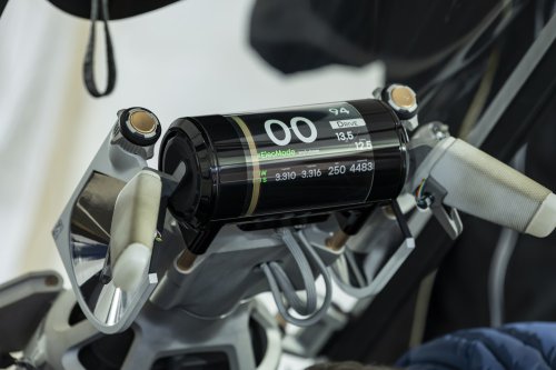 Renault Filante Record EV concept drives 1,008 km on single charge of 87 kWh battery, averaging 108 km/h