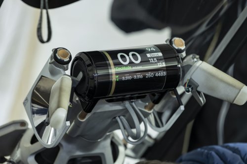 Renault Filante Record EV concept drives 1,008 km on single charge of 87 kWh battery, averaging 108 km/h