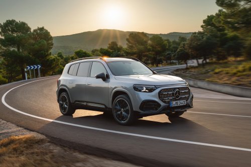 2026 Mercedes-Benz GLB – 7-seat EV SUV, up to 631 km, 320 kW DC charging, 400V optional, hybrid later