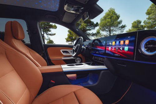 2026 Mercedes-Benz GLB – 7-seat EV SUV, up to 631 km, 320 kW DC charging, 400V optional, hybrid later
